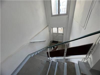 Apartament cu 2 camere, Centru/Lapusneanu, decomandat, curat si spatios