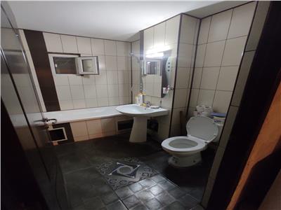 Apartament cu 4 camere, decomandat, in Frumoasa