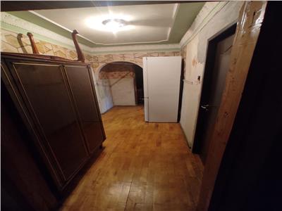 Apartament cu 4 camere, decomandat, in Frumoasa