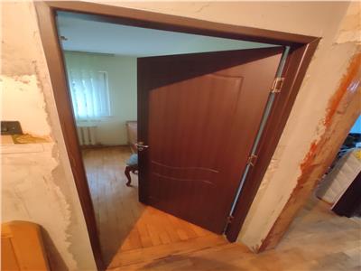 Apartament cu 4 camere, decomandat, in Frumoasa