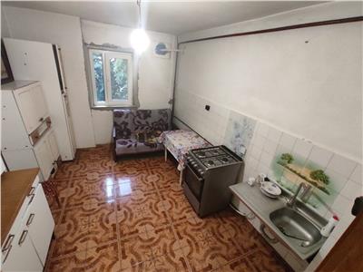 Apartament cu 4 camere, decomandat, in Frumoasa