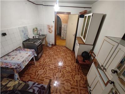 Apartament cu 4 camere, decomandat, in Frumoasa