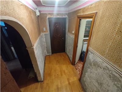 Apartament cu 4 camere, decomandat, in Frumoasa